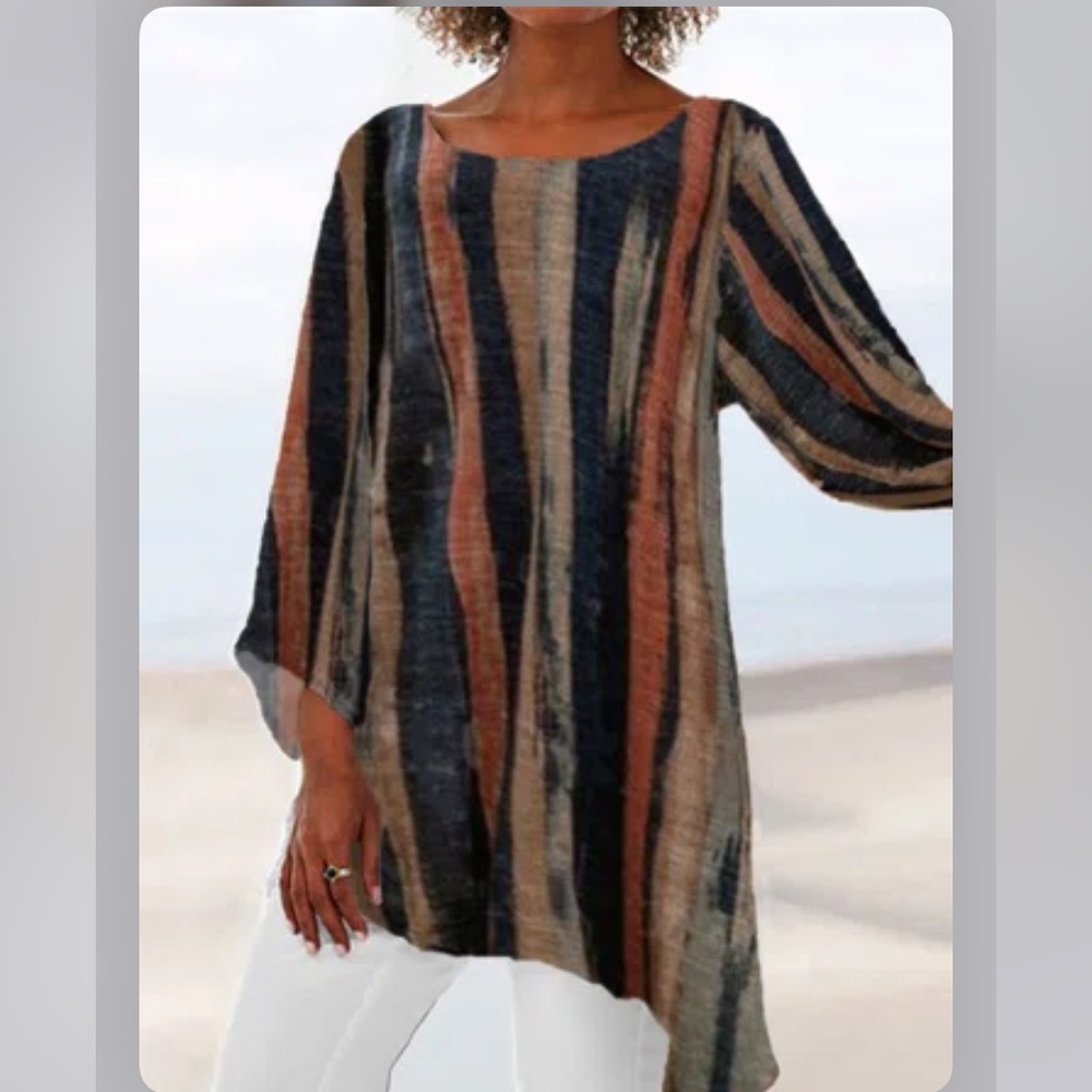 NWOT Printed 3/4 Sleeve Vintage inspired top.  Medium